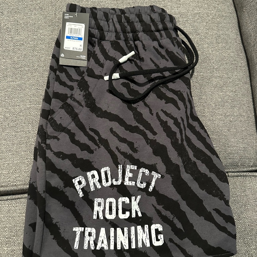 Under Armour Project Rock Rival Fleece Printed Shorts Mens Size XL 1377445 Black